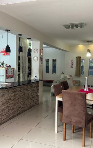Casa à venda com 180m², 3 quartos e 2 vagas