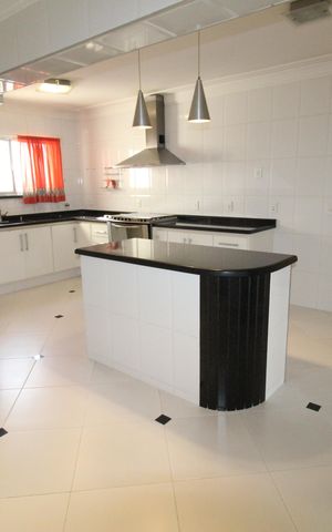 Apartamento para alugar com 186m², 4 quartos e 3 vagasCozinha