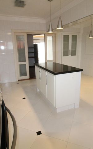 Apartamento para alugar com 186m², 4 quartos e 3 vagasCozinha