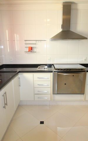 Apartamento para alugar com 186m², 4 quartos e 3 vagasCozinha