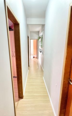 Casa à venda com 180m², 4 quartos e 2 vagas Casa à venda com 180m², 4 quartos e 2 vagasCorredor