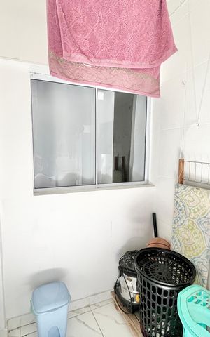 Casa à venda com 180m², 4 quartos e 2 vagas Casa à venda com 180m², 4 quartos e 2 vagasLavanderia