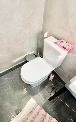 Casa à venda com 180m², 4 quartos e 2 vagas Casa à venda com 180m², 4 quartos e 2 vagasLavabo