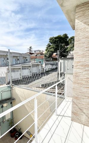 Casa à venda com 180m², 4 quartos e 2 vagas Casa à venda com 180m², 4 quartos e 2 vagasVaranda da Suíte 2