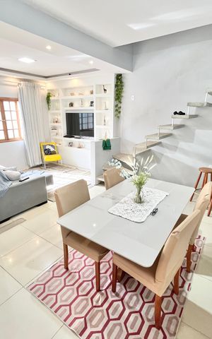 Casa à venda com 180m², 4 quartos e 2 vagas Casa à venda com 180m², 4 quartos e 2 vagasSala/Cozinha
