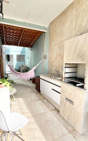 Casa à venda com 180m², 4 quartos e 2 vagas Casa à venda com 180m², 4 quartos e 2 vagasQuintal