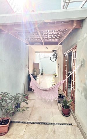 Casa à venda com 180m², 4 quartos e 2 vagas Casa à venda com 180m², 4 quartos e 2 vagasQuintal