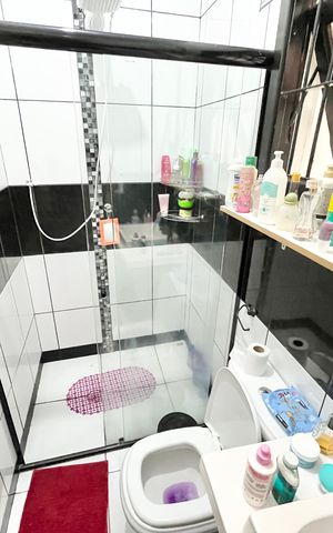 Casa à venda com 180m², 4 quartos e 2 vagas Casa à venda com 180m², 4 quartos e 2 vagasBanheiro da Suíte