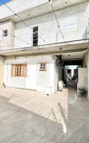 Casa à venda com 180m², 4 quartos e 2 vagas Casa à venda com 180m², 4 quartos e 2 vagasGaragem