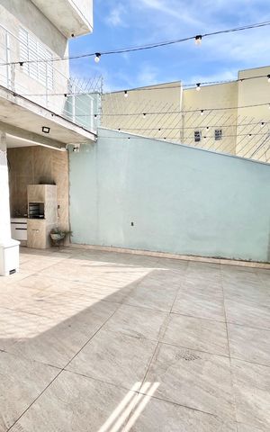 Casa à venda com 180m², 4 quartos e 2 vagas Casa à venda com 180m², 4 quartos e 2 vagasGaragem