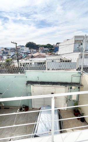 Casa à venda com 180m², 4 quartos e 2 vagas Casa à venda com 180m², 4 quartos e 2 vagasVaranda da Suíte 2