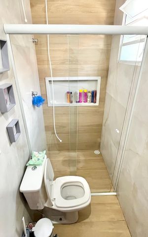 Casa à venda com 180m², 4 quartos e 2 vagas Casa à venda com 180m², 4 quartos e 2 vagasBanheiro