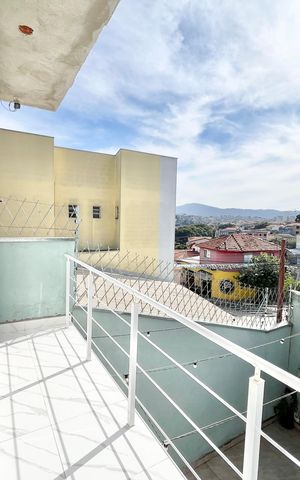 Casa à venda com 180m², 4 quartos e 2 vagas Casa à venda com 180m², 4 quartos e 2 vagasVaranda da Suíte 2