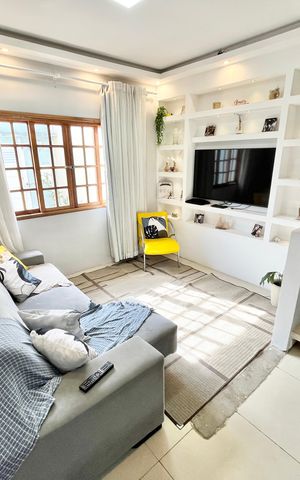 Casa à venda com 180m², 4 quartos e 2 vagas Casa à venda com 180m², 4 quartos e 2 vagasSala/Cozinha