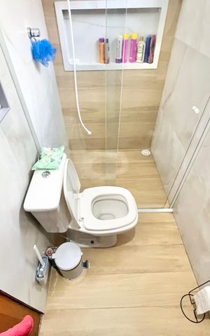 Casa à venda com 180m², 4 quartos e 2 vagas Casa à venda com 180m², 4 quartos e 2 vagasBanheiro