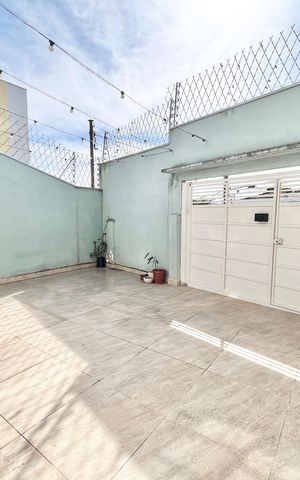 Casa à venda com 180m², 4 quartos e 2 vagas Casa à venda com 180m², 4 quartos e 2 vagasGaragem