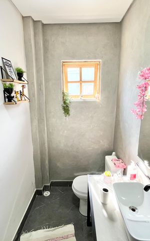 Casa à venda com 180m², 4 quartos e 2 vagas Casa à venda com 180m², 4 quartos e 2 vagasLavabo