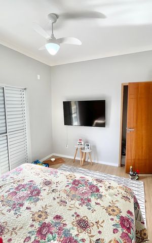 Casa à venda com 180m², 4 quartos e 2 vagas Casa à venda com 180m², 4 quartos e 2 vagasQuarto 2 Suíte