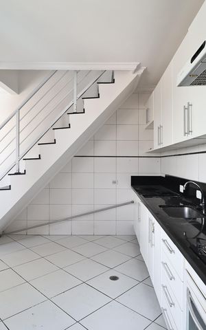 Apartamento à venda com 108m², 2 quartos e 2 vagasCozinha