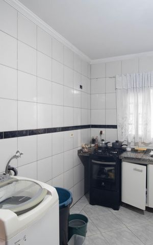 Casa à venda com 250m², 6 quartos e 4 vagas Casa à venda com 250m², 6 quartos e 4 vagasCozinha 1