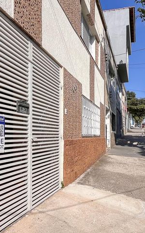Casa à venda com 120m², 3 quartos e 2 vagasFachada + plaquinha