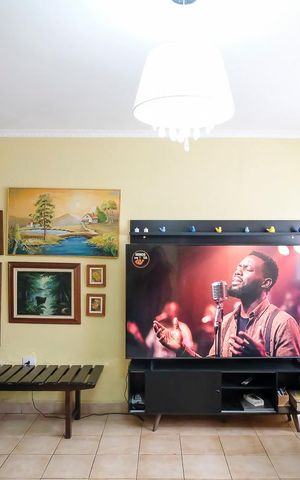 Casa à venda com 120m², 3 quartos e 2 vagasSala