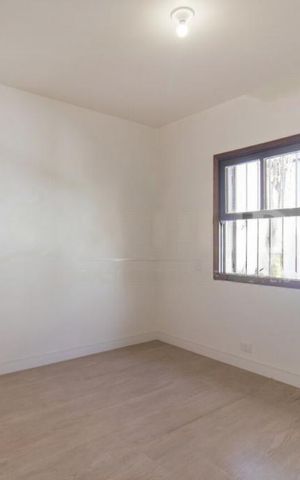 Casa à venda com 212m², 4 quartos e 4 vagas