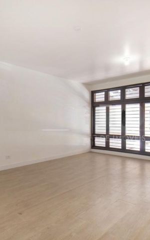 Casa à venda com 212m², 4 quartos e 4 vagas