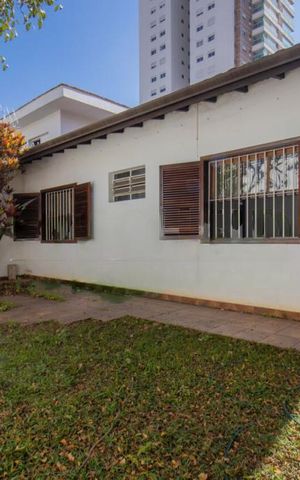 Casa à venda com 212m², 4 quartos e 4 vagas