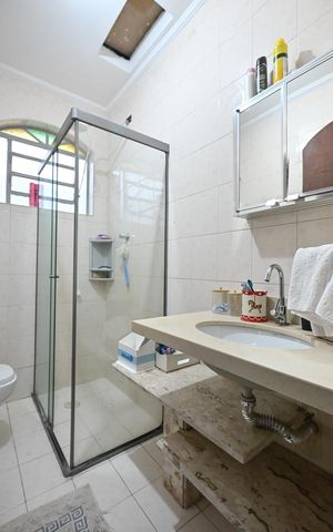 Casa à venda com 125m², 3 quartos e 2 vagasBanheiro