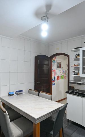 Casa à venda com 125m², 3 quartos e 2 vagasCozinha