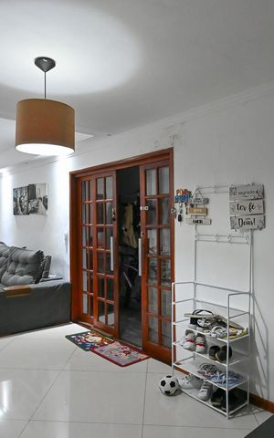 Casa à venda com 125m², 3 quartos e 2 vagasSala