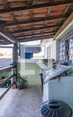 Casa à venda com 200m², 4 quartos e 5 vagasÁrea de serviço