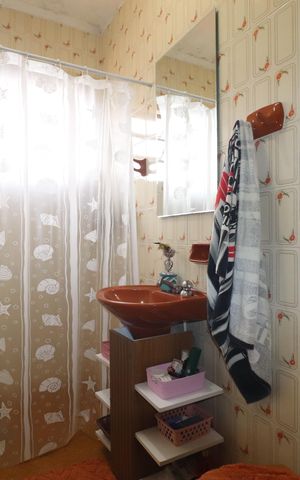 Casa à venda com 156m², 2 quartos e 2 vagasBanheiro
