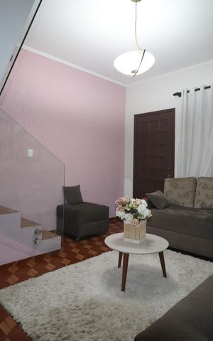 Casa à venda com 156m², 2 quartos e 2 vagasSala