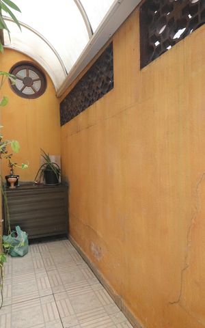 Casa à venda com 156m², 2 quartos e 2 vagasCorredor Lateral