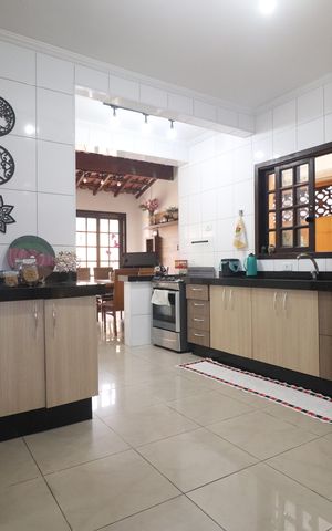 Casa à venda com 156m², 2 quartos e 2 vagasCozinha