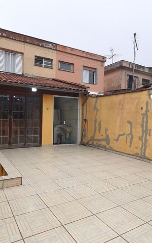 Casa à venda com 156m², 2 quartos e 2 vagasQuintal