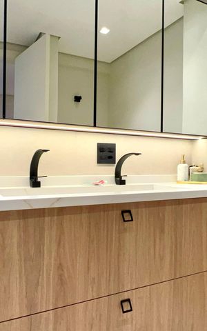 Apartamento para alugar com 180m², 3 quartos e 1 vaga Apartamento para alugar com 180m², 3 quartos e 1 vagaBanheiro da Suíte