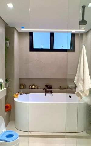 Apartamento para alugar com 180m², 3 quartos e 1 vaga Apartamento para alugar com 180m², 3 quartos e 1 vagaBanheiro da Suíte