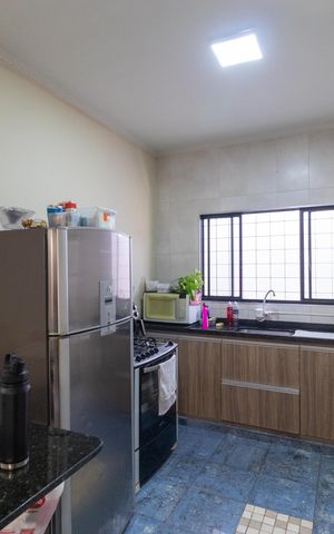 Casa à venda com 136m², 3 quartos e 3 vagas Casa à venda com 136m², 3 quartos e 3 vagasCozinha