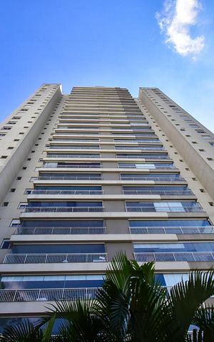 Apartamento à venda com 260m², 3 quartos e 4 vagasFachada
