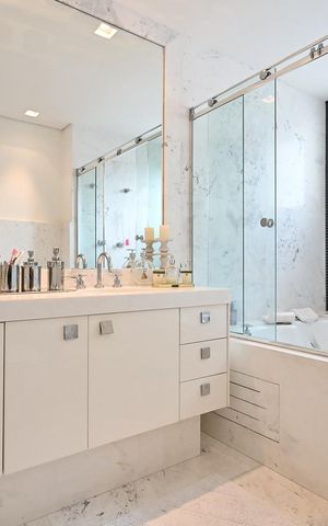 Apartamento à venda com 260m², 3 quartos e 4 vagasBanheiro 2 da  Suíte 1