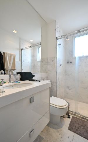 Apartamento à venda com 260m², 3 quartos e 4 vagasBanheiro 1 da  Suíte 1