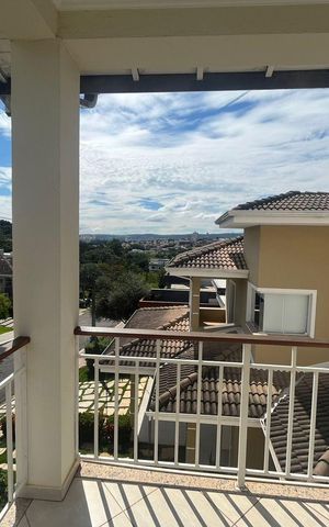Casa de condomínio à venda com 260m², 4 quartos e sem vaga