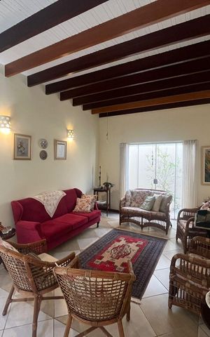 Casa de condomínio à venda com 260m², 4 quartos e sem vaga