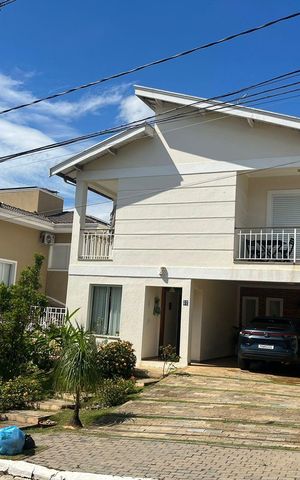Casa de condomínio à venda com 260m², 4 quartos e sem vaga