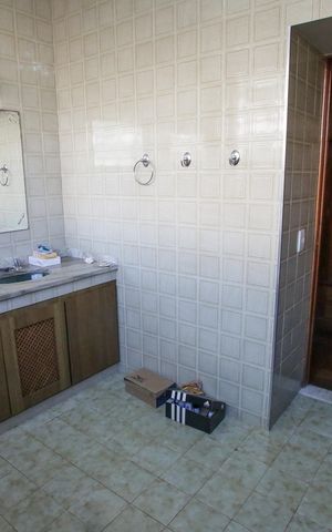 Casa à venda com 285m², 3 quartos e 5 vagasBanheiro da Suíte