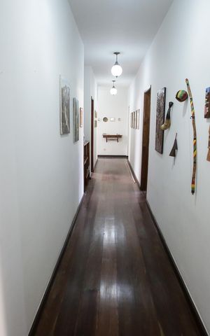 Casa à venda com 285m², 3 quartos e 5 vagasCorredor dos Quartos