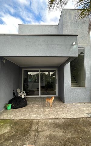 Casa à venda com 230m², 4 quartos e 1 vaga